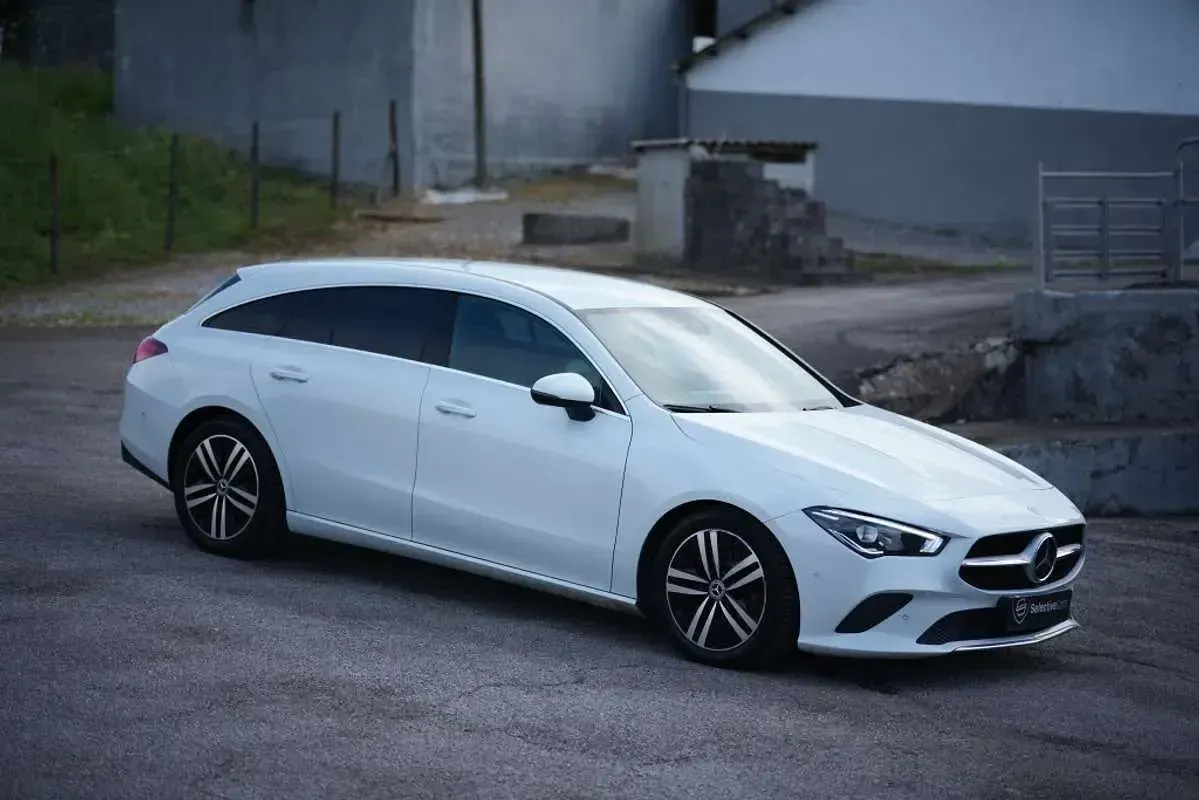 Käytetty Mercedes CLA200 Shooting Brake 150 HP (110 kW) 2021 Valkoinen Farmari