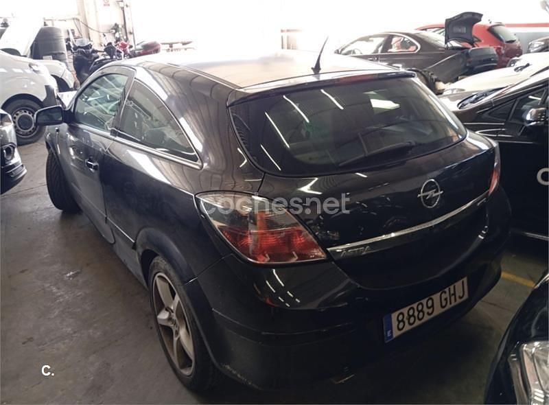 Usado Opel Astra GTC Sport 115 CV (84 kW) 2008 Negro Berlina