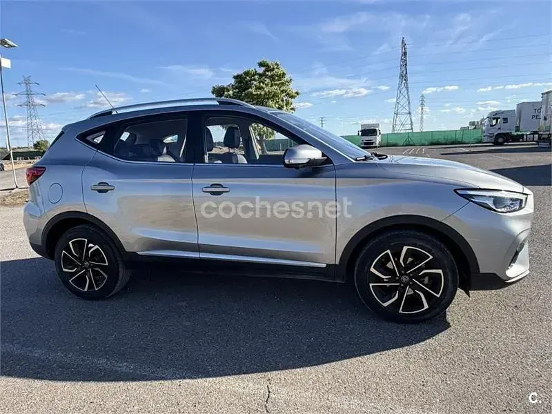Usado MG ZS Luxury 106 CV (77 kW) 2024 Gris / plata SUV