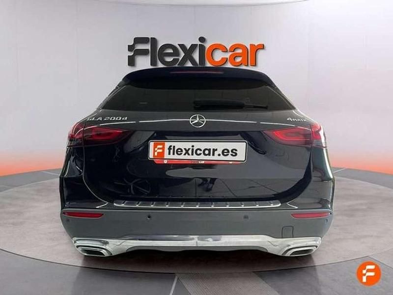 Usado Mercedes GLA200 150 CV (110 kW) 2020 Negro SUV