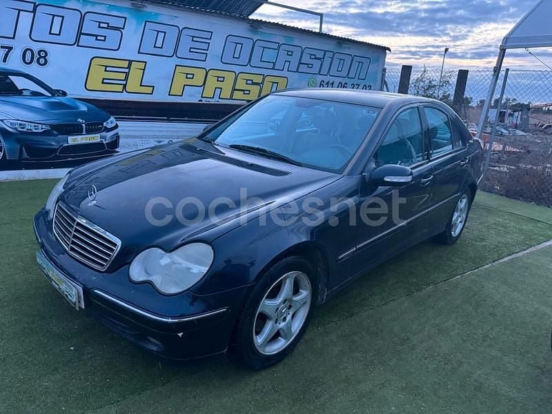 Azul Usado 2005 Mercedes C220 Classic Berlina | 3499 € (Buen precio) - Imagen 1/4