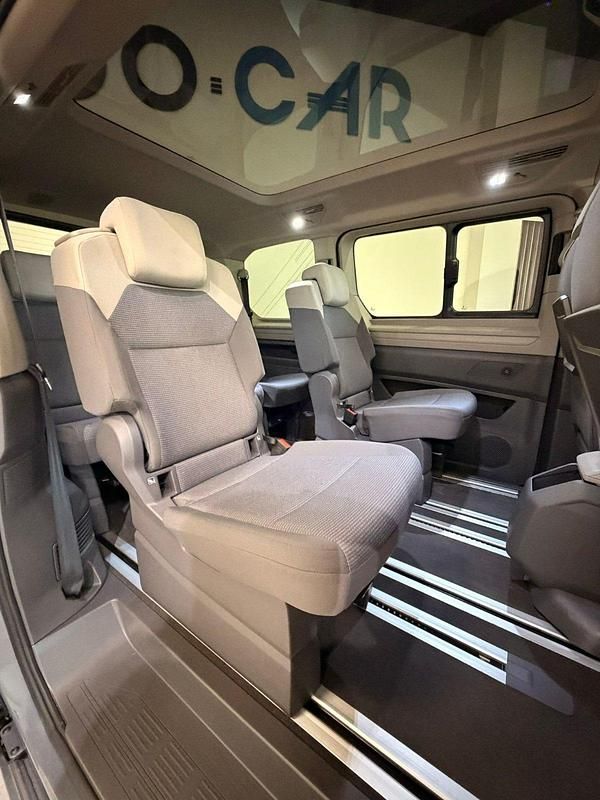 Usado VW Multivan Style 218 CV (160 kW) 2022 Gris Van