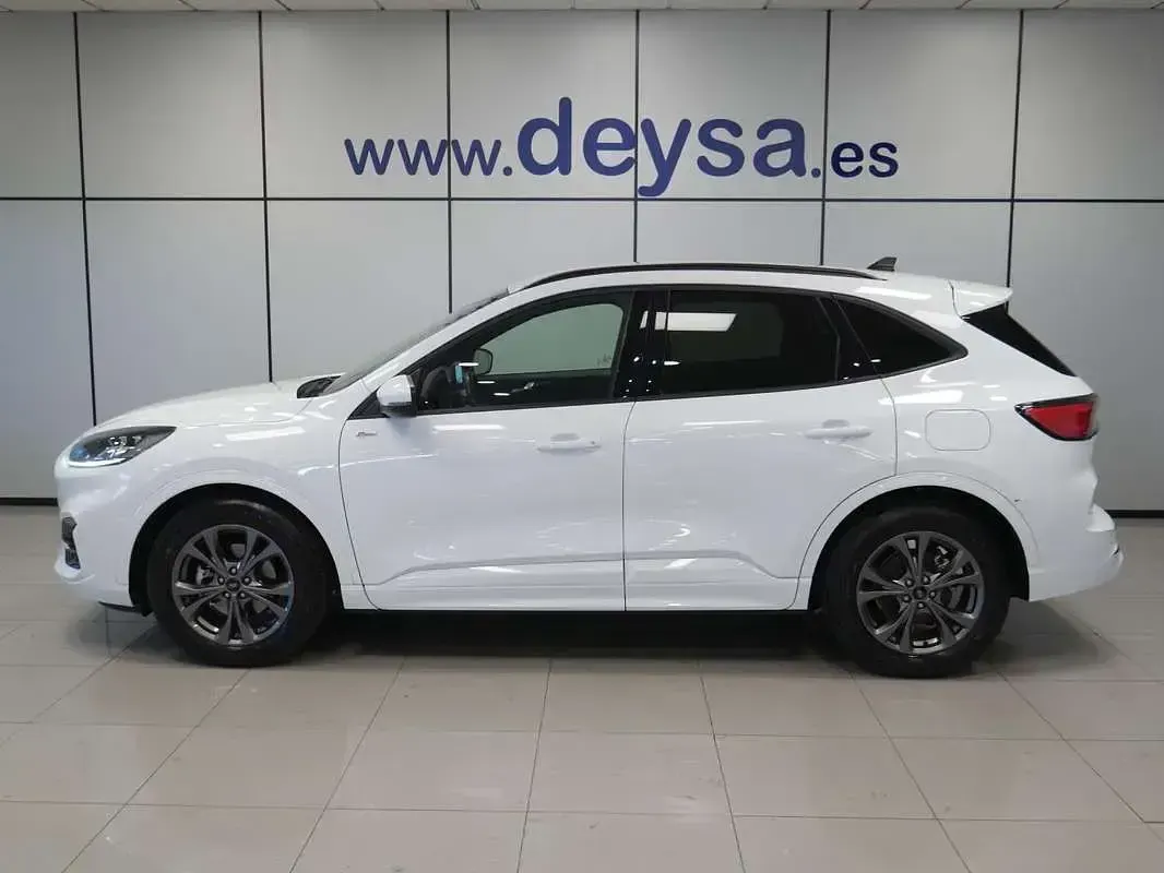 Usado Ford Kuga ST-Line X 190 CV (139 kW) 2023 Blanco SUV