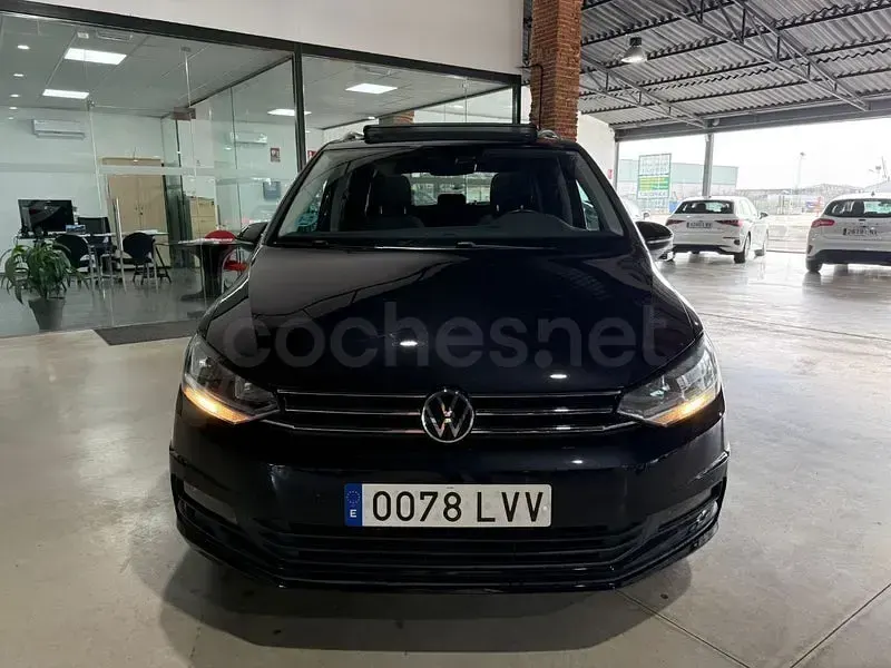 Usado VW Touran Advance 150 CV (110 kW) 2021 Negro Monovolumen