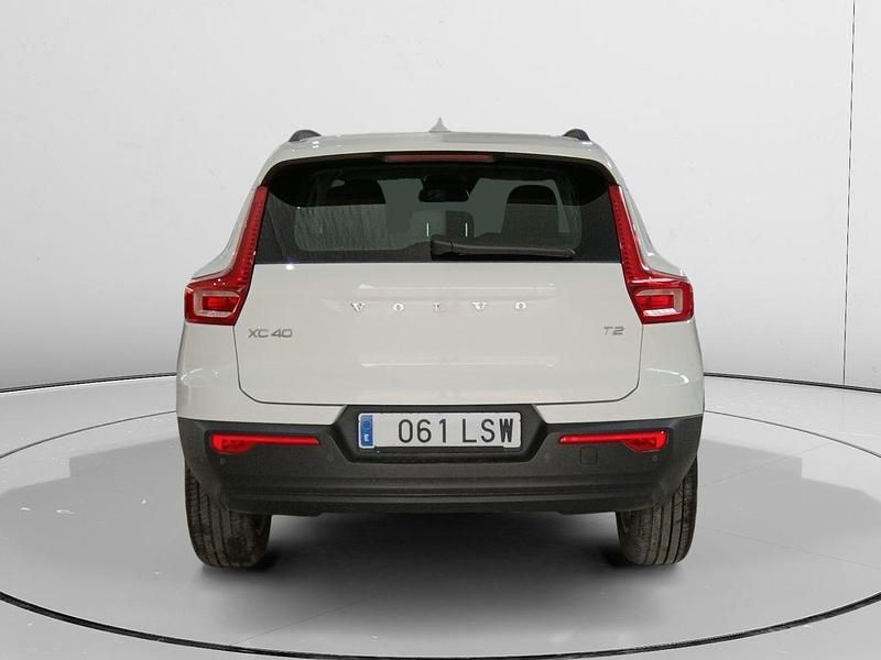 Usado Volvo XC40 Momentum 129 CV (94 kW) 2021 Blanco SUV