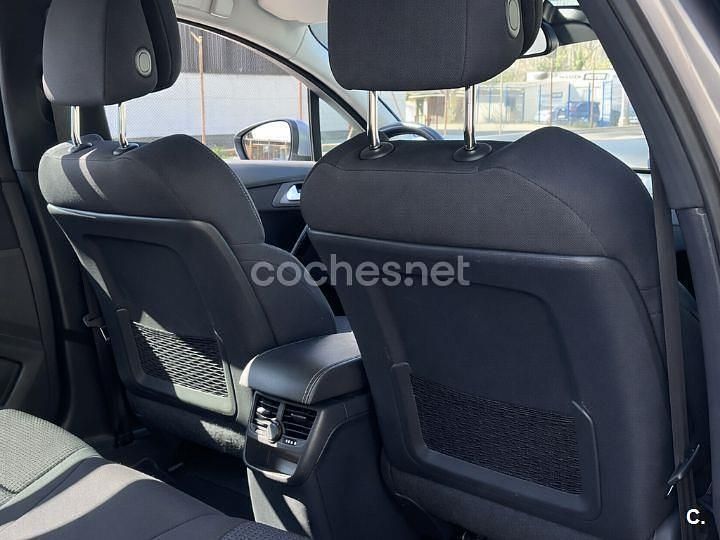 Usado Peugeot 508 SW Active 120 CV (88 kW) 2017 Gris / plata Familiar