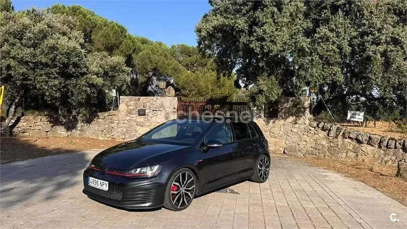 Usado VW Golf VII GTI 230 CV (169 kW) 2016 Gris / plata Berlina