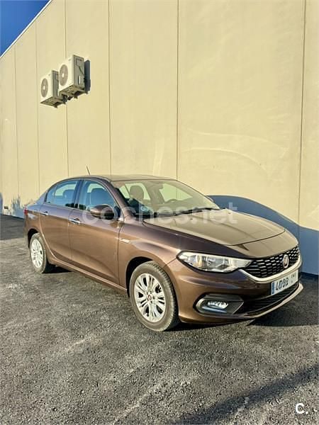 Marrón Usado 2018 Fiat Tipo Lounge Berlina | 9999 € (Buen precio) - Imagen 1/4
