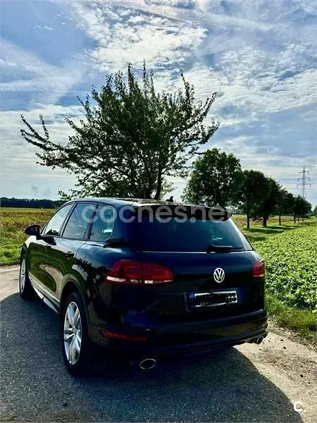 Usado VW Touareg R-line 245 CV (180 kW) 2014 Negro SUV
