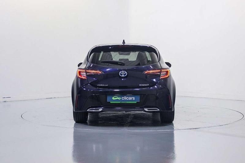 Usado Toyota Corolla Style 152 CV (111 kW) 2022 Negro Berlina