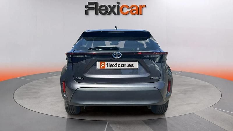 Usado Toyota Yaris Hybrid Active 116 CV (85 kW) 2024 Gris