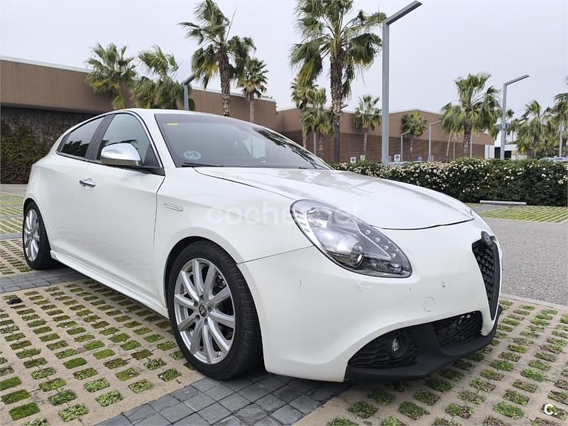 Usado Alfa Romeo Giulietta Distinctive 170 CV (125 kW) 2011 Blanco Utilitario