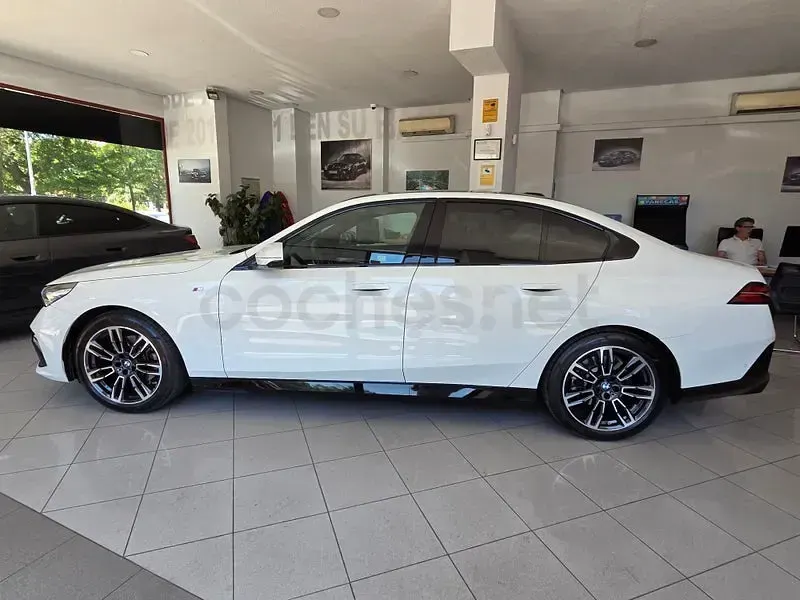 Usado BMW 520 Comfort Edition 197 CV (144 kW) 2025 Blanco Berlina