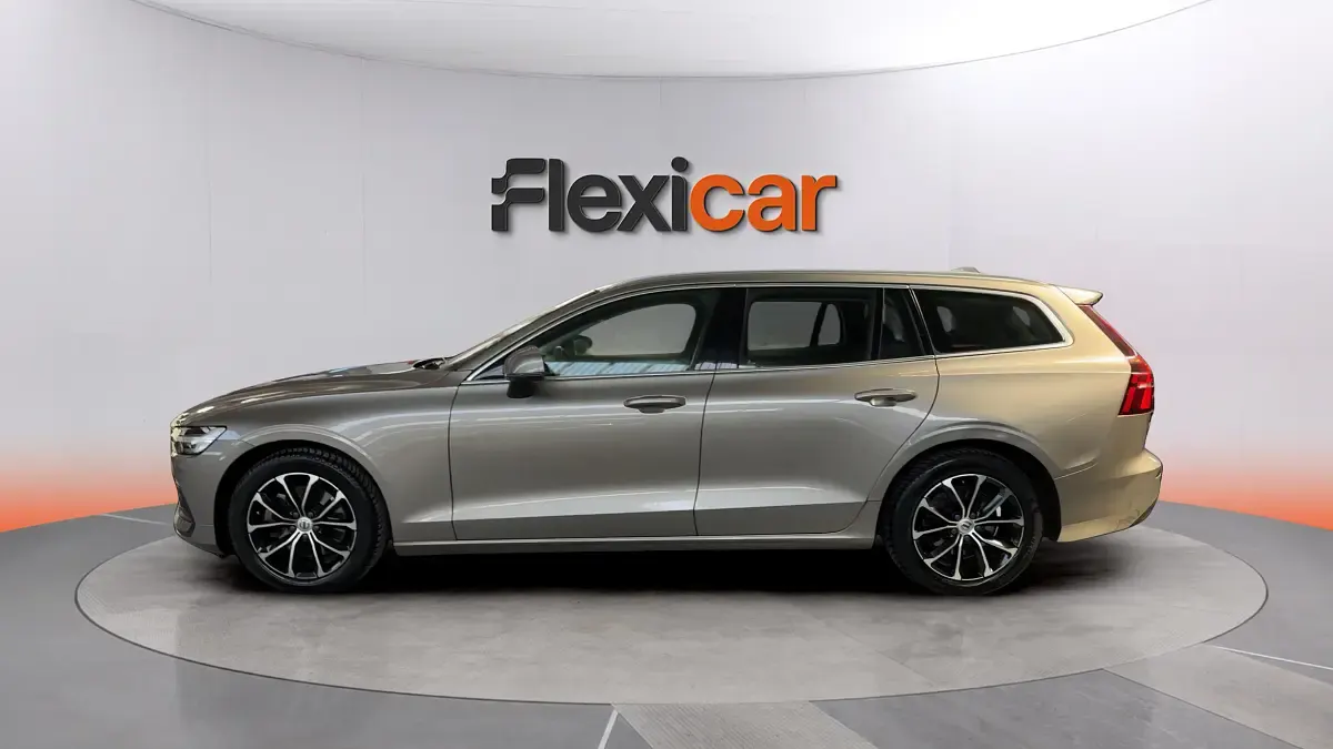 Usado Volvo V60 Momentum 197 CV (144 kW) 2021 Marrón Familiar