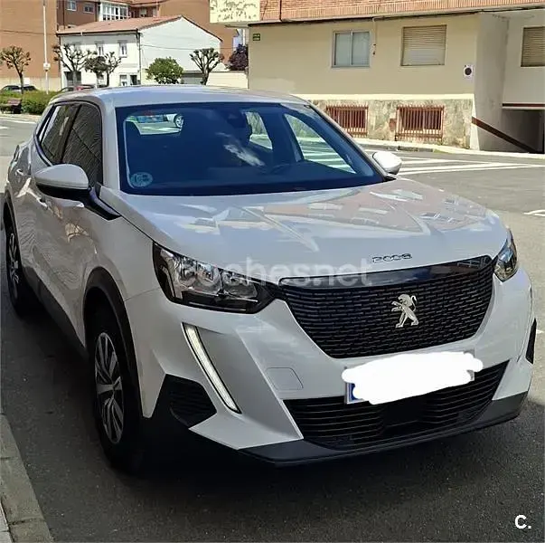 Usado Peugeot 2008 Active 100 CV (73 kW) 2021 Blanco SUV