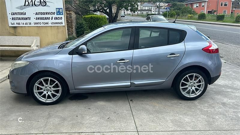 Usado Renault Mégane 105 CV (77 kW) 2010 Azul Berlina
