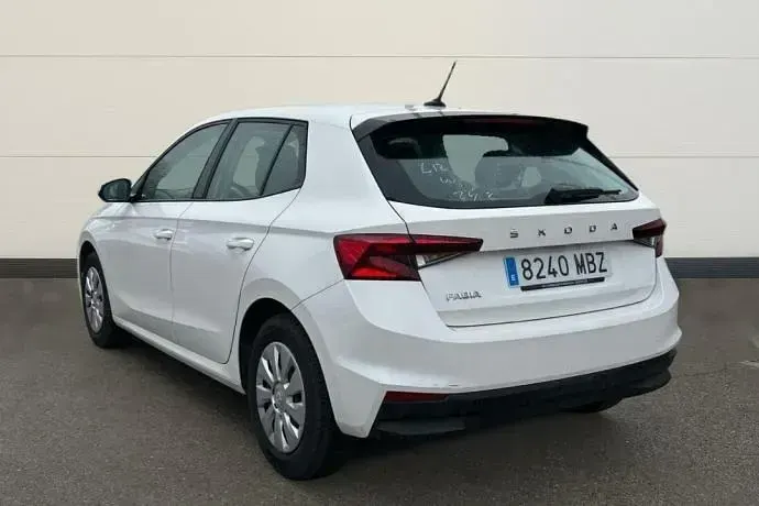 Usado Skoda Fabia Active 80 CV (58 kW) 2022 Blanco Utilitario