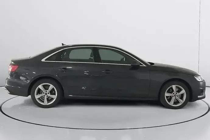 Usado Audi A4 Advanced Plus 136 CV (100 kW) 2021 Gris Berlina
