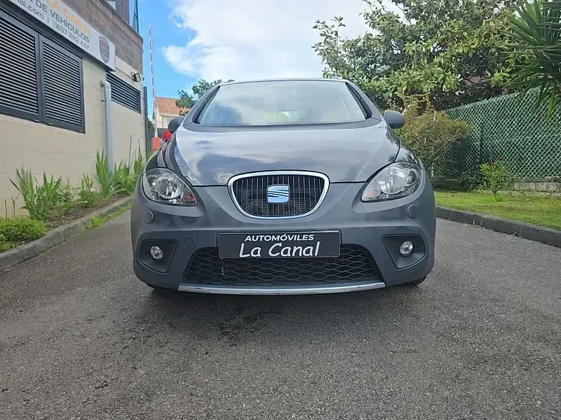 Usado Seat Altea 170 CV (125 kW) 2008 Gris / plata Monovolumen
