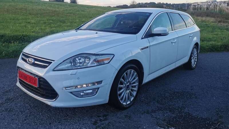 Blanco Usado 2014 Ford Mondeo Titanium Berlina | 7650 € (Buen precio) - Imagen 1/4