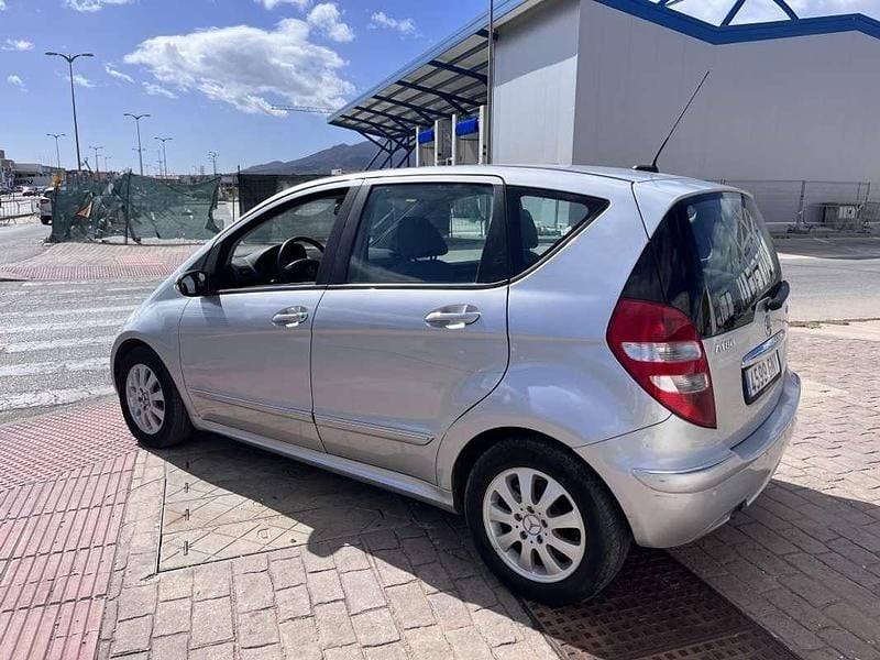 Usado Mercedes A180 109 HP (80 kW) 2007 Cinzento Citadino