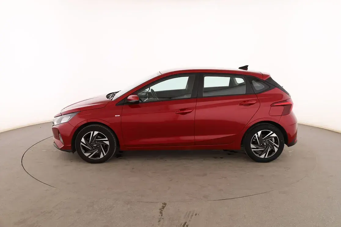 Usado Hyundai i20 101 CV (74 kW) 2021 Rojo Utilitario
