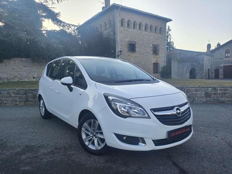 Blanco Usado 2016 Opel Meriva Selective Monovolumen | 7999 € (Precio justo) - Imagen 1/4