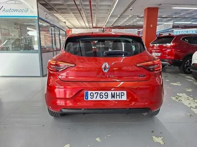 Usado Renault Clio V Equilibre 140 HP (102 kW) 2023 Vermelho Sedan