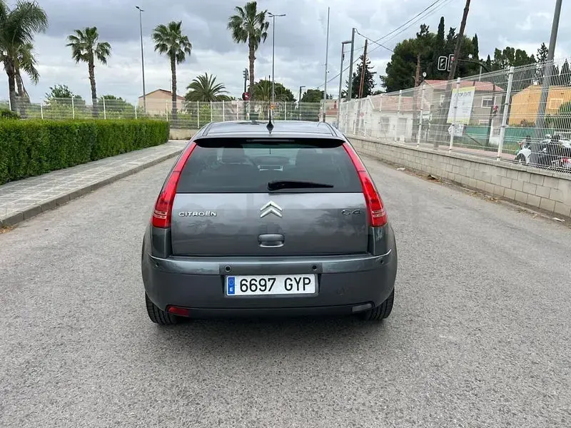 Usado Citroën C4 90 CV (66 kW) 2010 Gris / plata Berlina