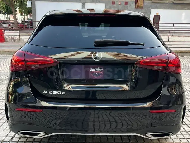 Usado Mercedes A250 218 CV (160 kW) 2024 Negro Berlina