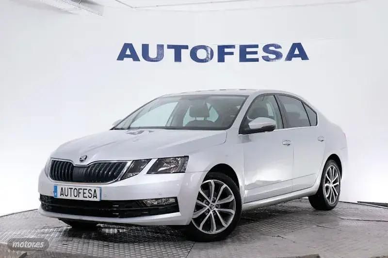Plateado Usado 2019 Skoda Octavia Berlina | 18.900 € (Precio justo) - Imagen 1/4