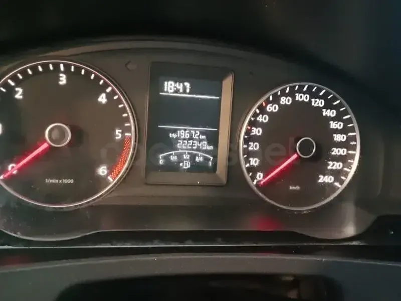 Usado VW Transporter 140 CV (102 kW) 2010 Gris / plata Van