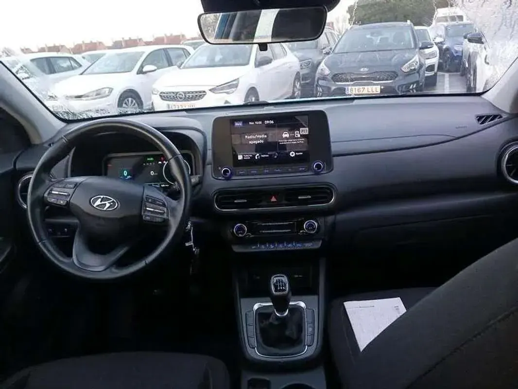 Usado Hyundai Kona 120 CV (88 kW) 2022 Azul SUV