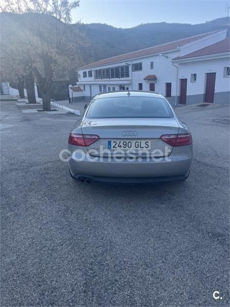 Gris / plata Usado 2009 Audi A5 Coupe | 9500 € (Precio justo) - Imagen 1/4