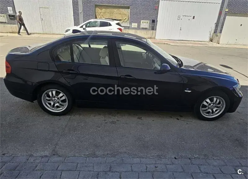 Usado BMW 318 129 CV (94 kW) 2006 Azul Berlina