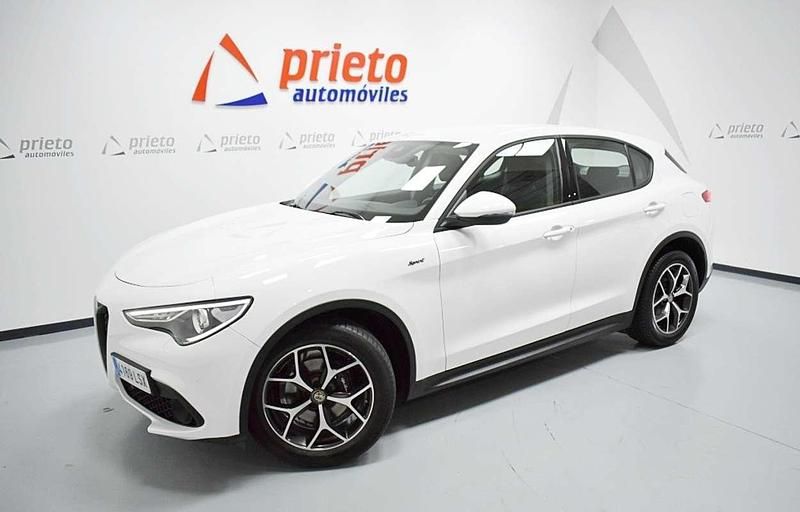 Usado Alfa Romeo Stelvio Sprint 190 CV (139 kW) 2021 Blanco SUV