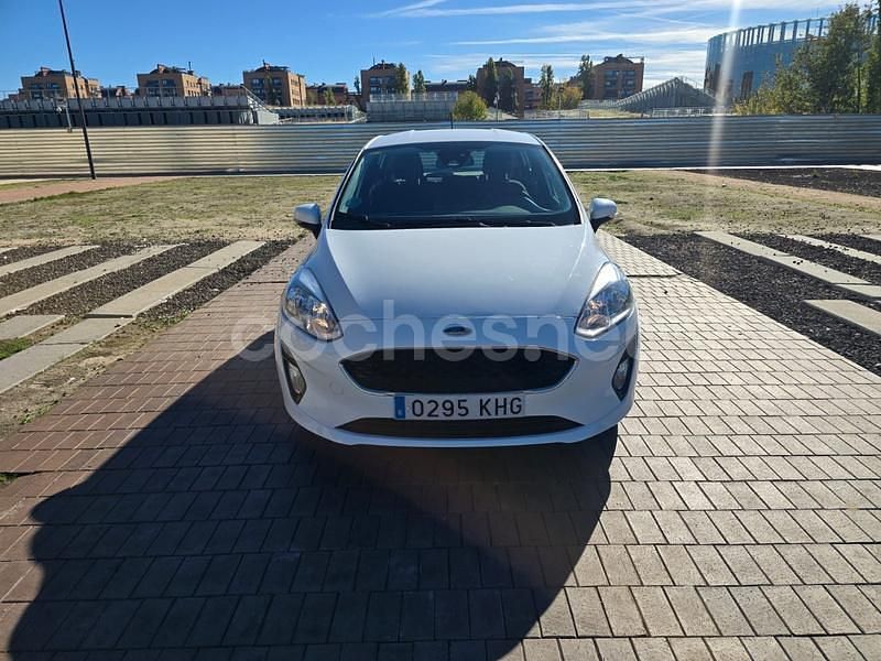 Usado Ford Fiesta Trend 86 CV (63 kW) 2018 Blanco Berlina
