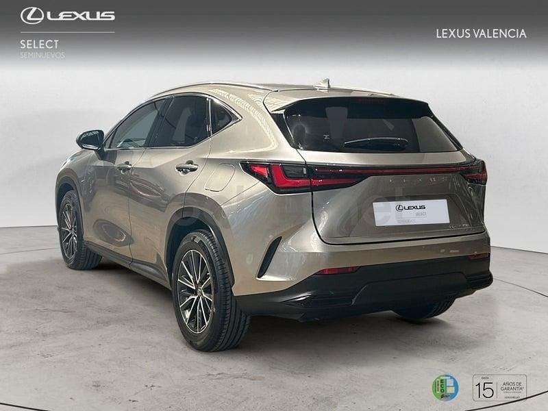 Usado Lexus NX350h Executive Line 242 CV (177 kW) 2022 Gris / plata SUV