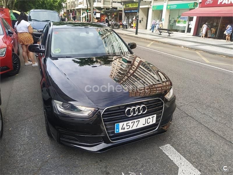 Usado Audi A4 S-Line 136 CV (100 kW) 2015 Negro Familiar