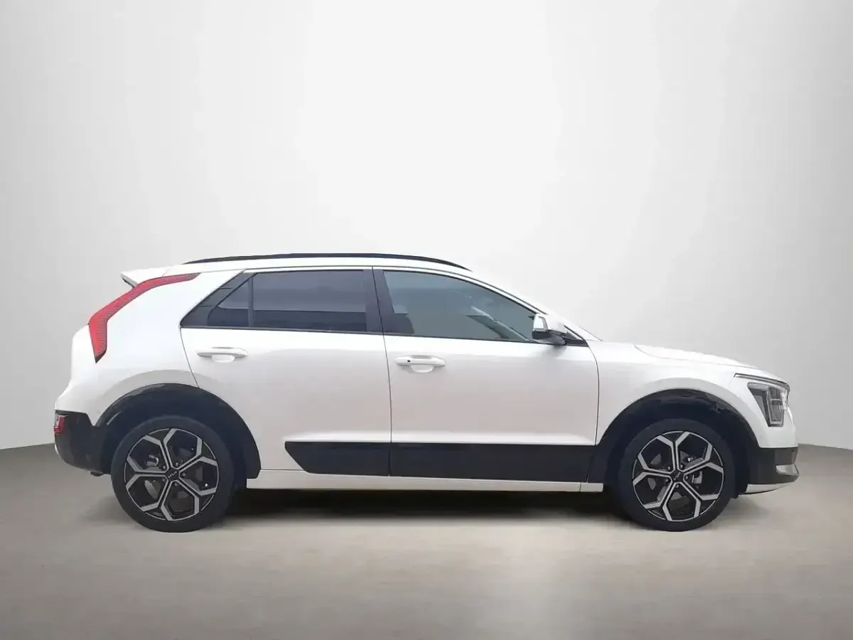 Usado Kia Niro 129 CV (94 kW) 2024 Blanco SUV