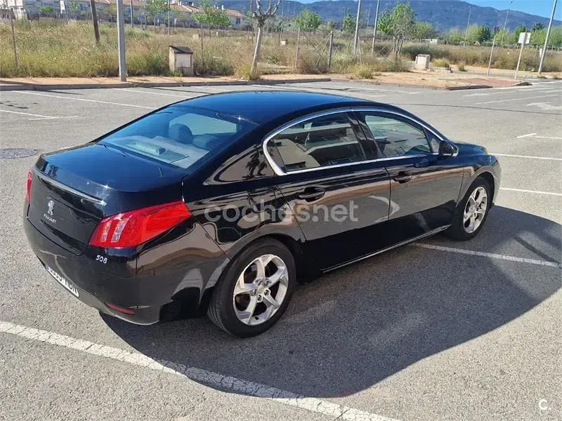 Usado Peugeot 508 Active 112 CV (82 kW) 2011 Negro Berlina