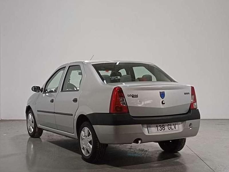 Usado Dacia Logan Lauréate 87 CV (63 kW) 2009 Gris Utilitario