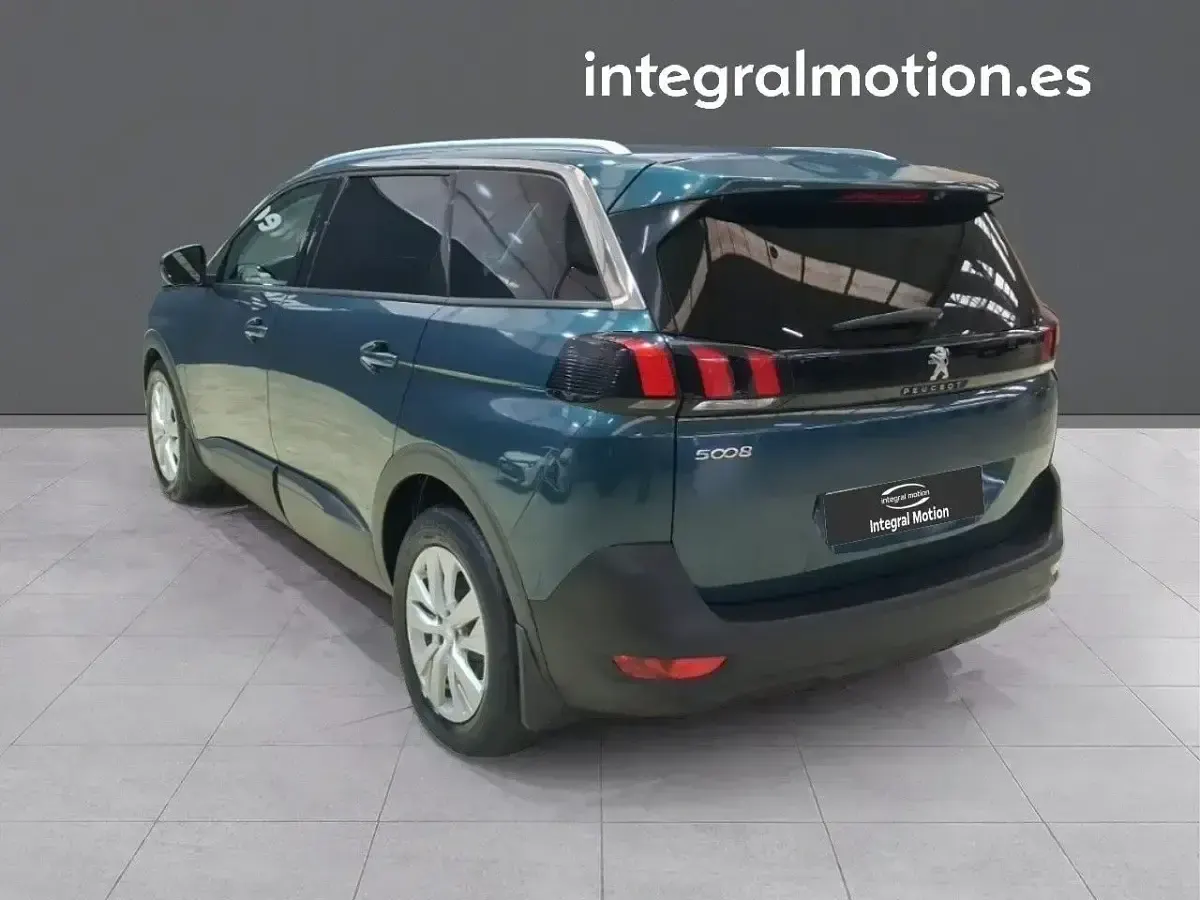 Usado Peugeot 5008 Active 130 CV (95 kW) 2018 Azul SUV