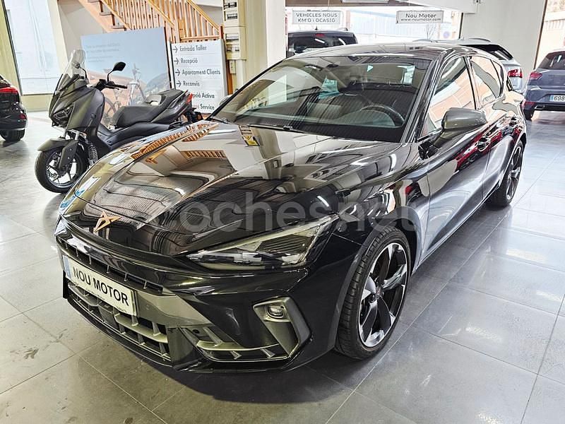 Negro Usado 2024 Cupra Leon Berlina | 29.900 € (Un poco caro) - Imagen 1/4