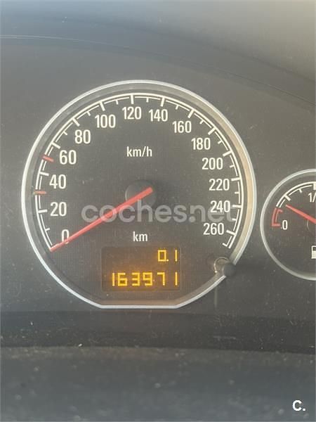 Beige Usado 2006 Opel Vectra Design Edition Berlina | 3300 € (Precio justo) - Imagen 1/3