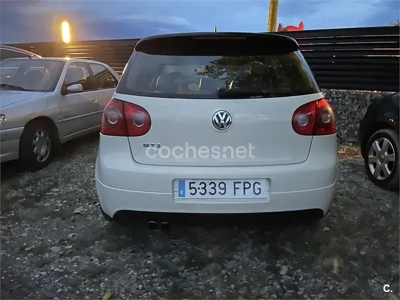 Usado VW Golf V GTI 200 CV (147 kW) 2007 Blanco Berlina