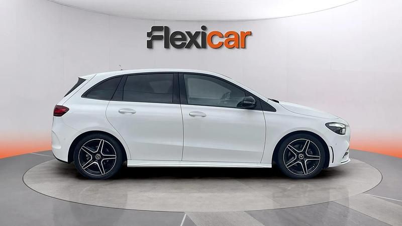 Usado Mercedes B180 116 CV (85 kW) 2023 Blanco Monovolumen