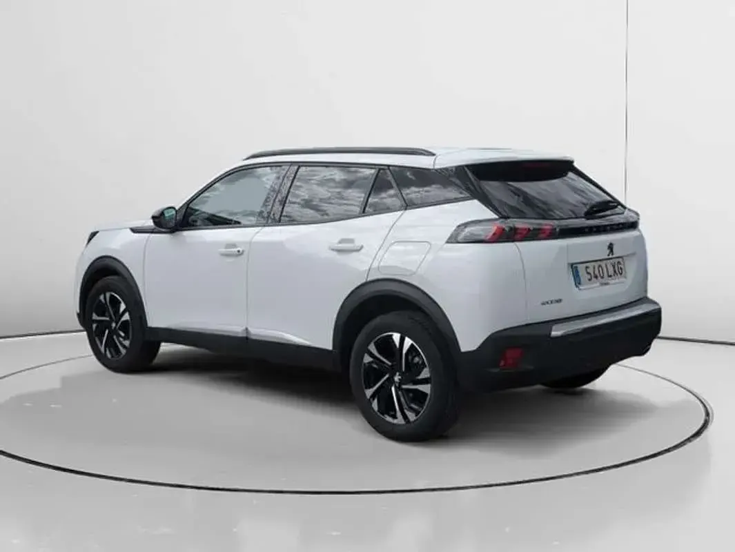 Usado Peugeot 2008 Active 110 CV (80 kW) 2022 Blanco SUV
