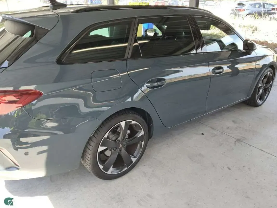 Usado Cupra Leon 150 CV (110 kW) 2025 Gris Familiar