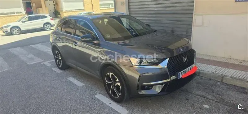 Usado DS Automobiles DS7 Crossback Grand Chic 180 CV (132 kW) 2020 Gris / plata SUV